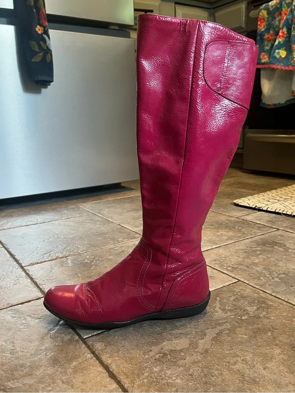 Boden Leather Boots in Fuchsia